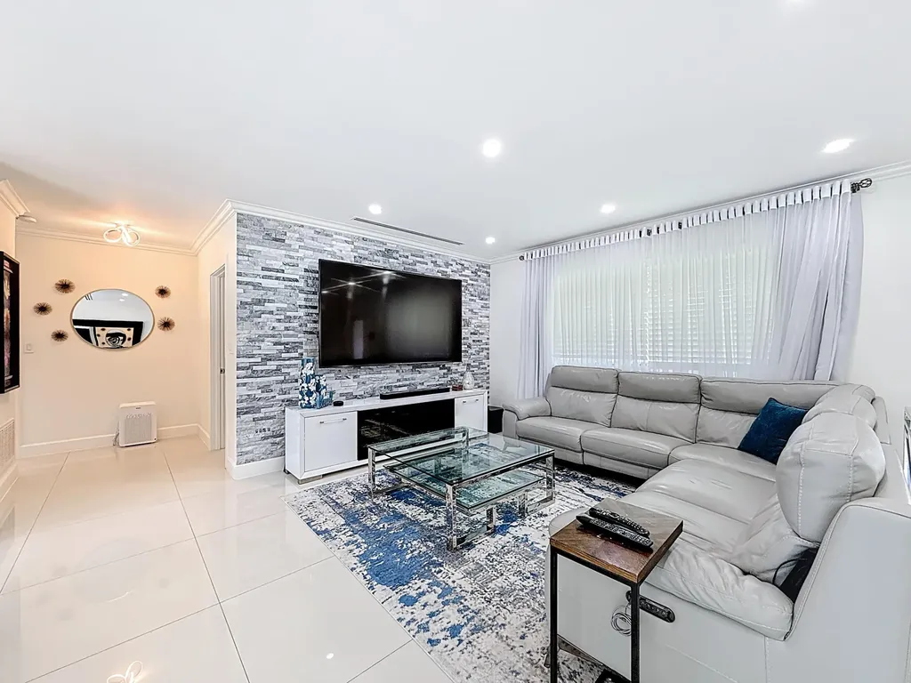 2601 NE 18th Street Pompano Beach FL 33062
