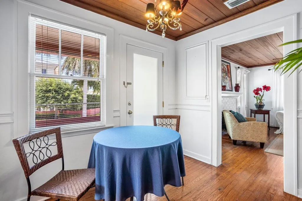 102 SE 7th Avenue Delray Beach FL 33483
