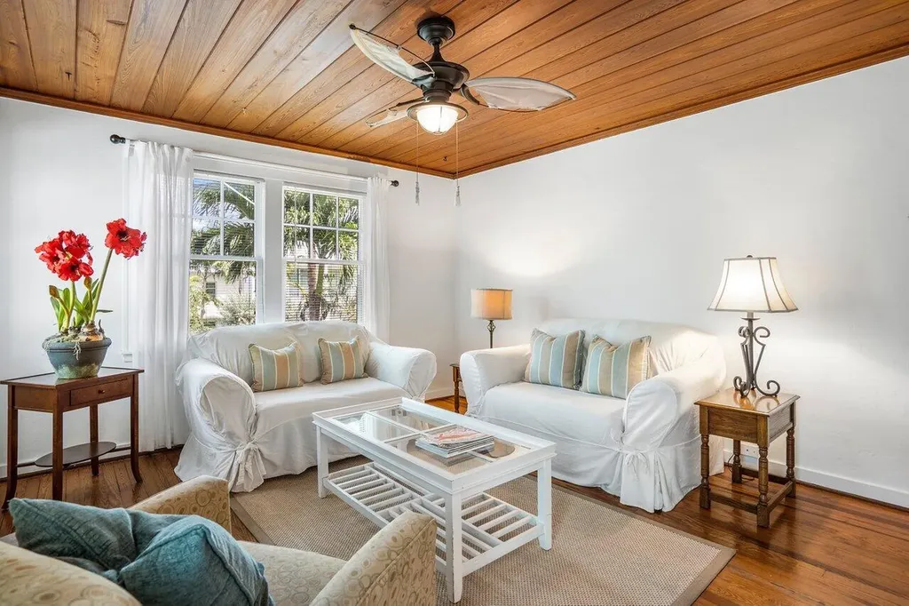 102 SE 7th Avenue Delray Beach FL 33483
