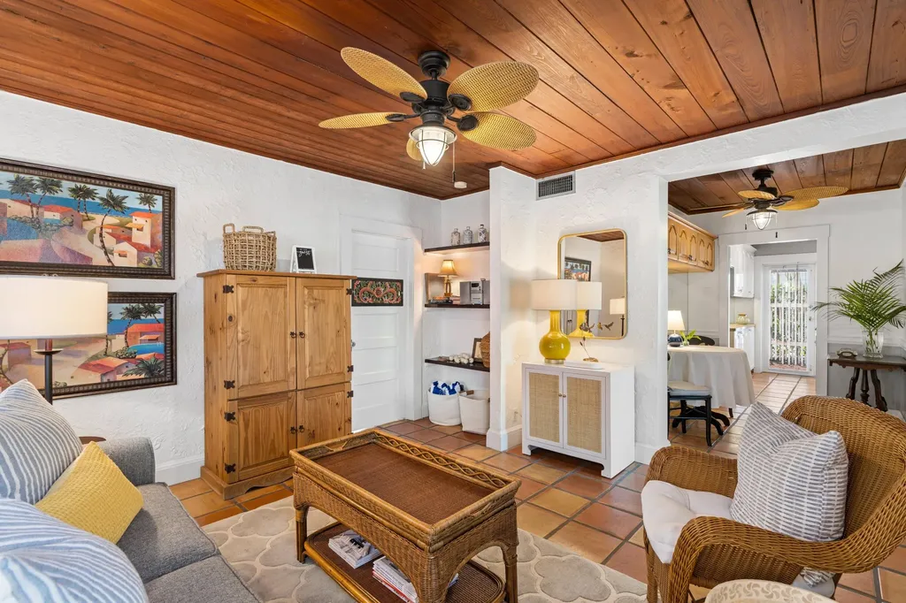 102 SE 7th Avenue Delray Beach FL 33483