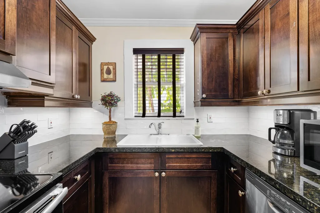 102 SE 7th Avenue Delray Beach FL 33483