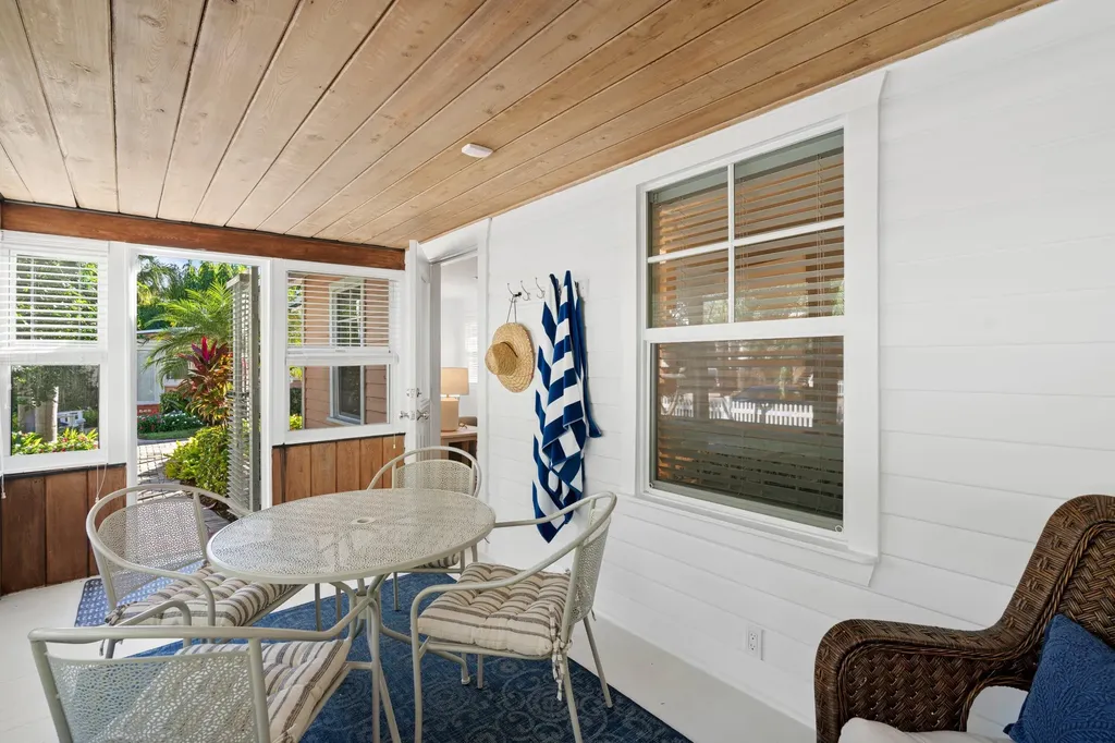 118 SE 7th Avenue Delray Beach FL 33483