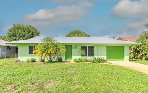 431 NE Julia Court Jensen Beach FL 34957