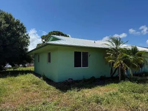431 NE Julia Court Jensen Beach FL 34957