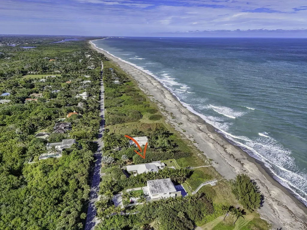 77 N Beach Road Jupiter Island FL 33455
