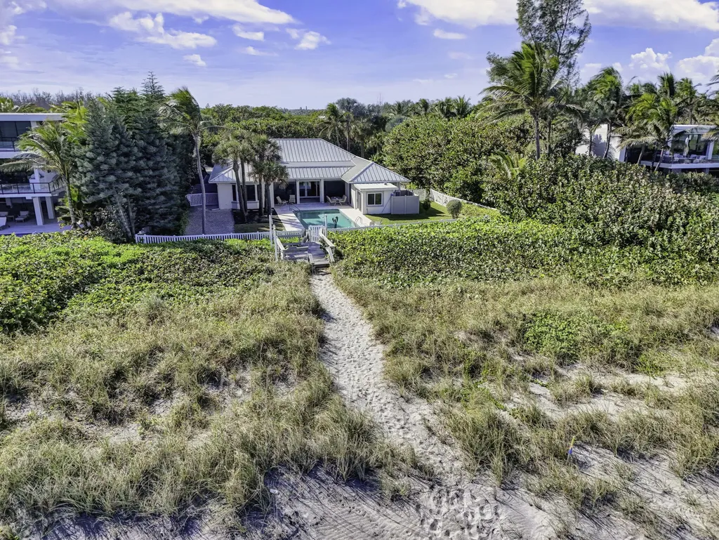 77 N Beach Road Jupiter Island FL 33455
