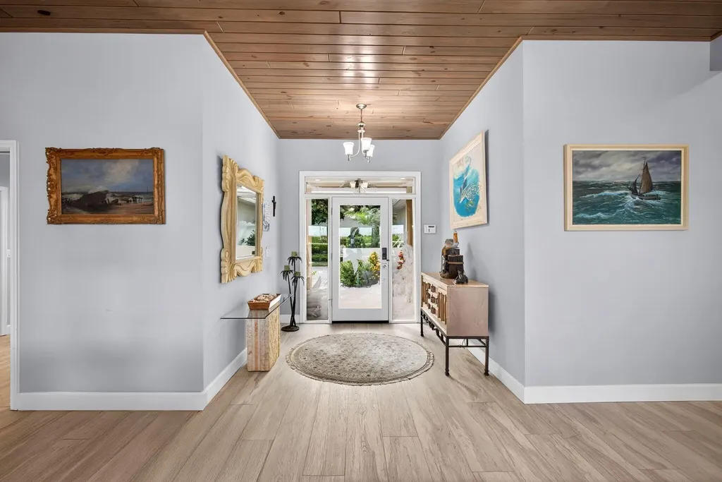 77 N Beach Road Jupiter Island FL 33455