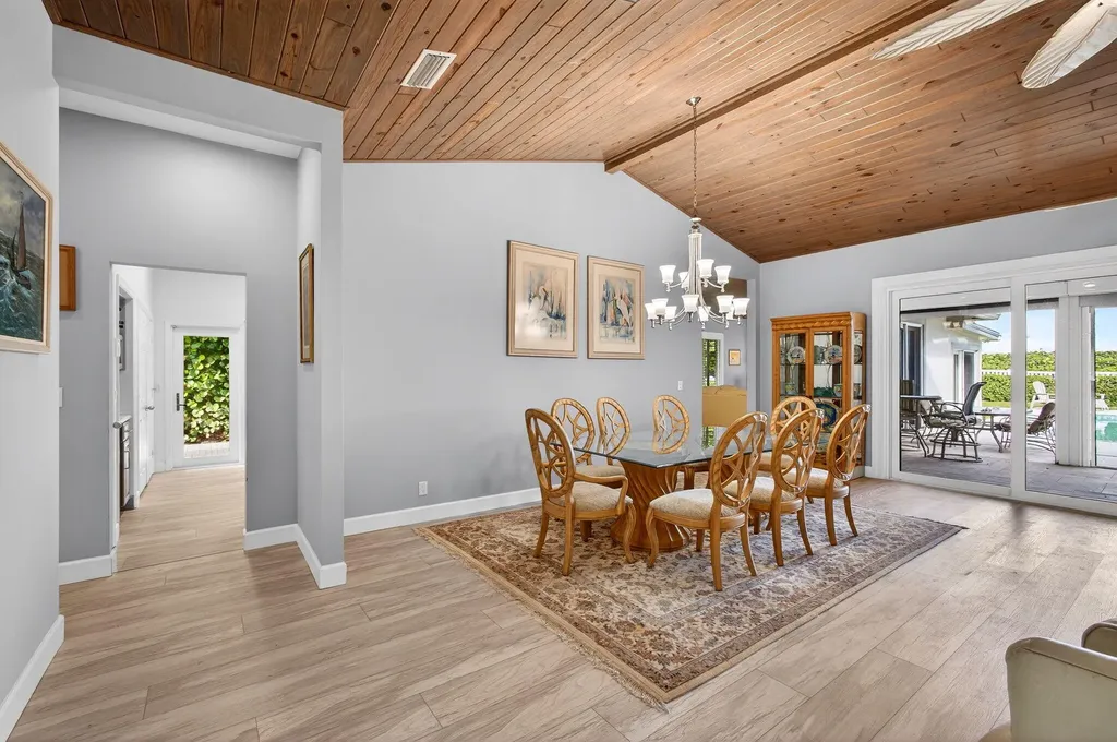 77 N Beach Road Jupiter Island FL 33455