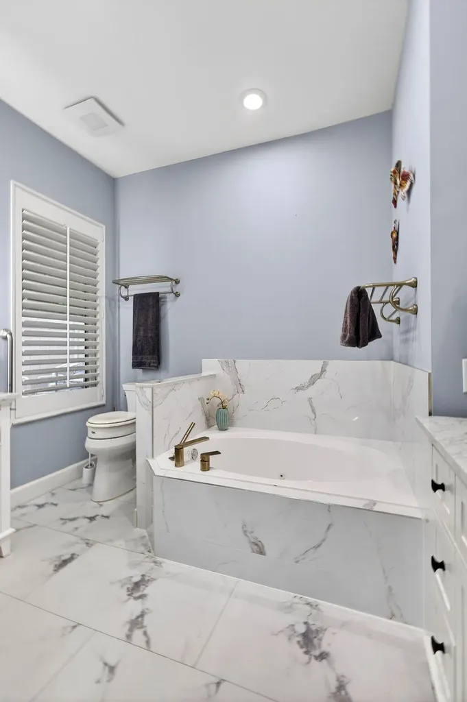 77 N Beach Road Jupiter Island FL 33455