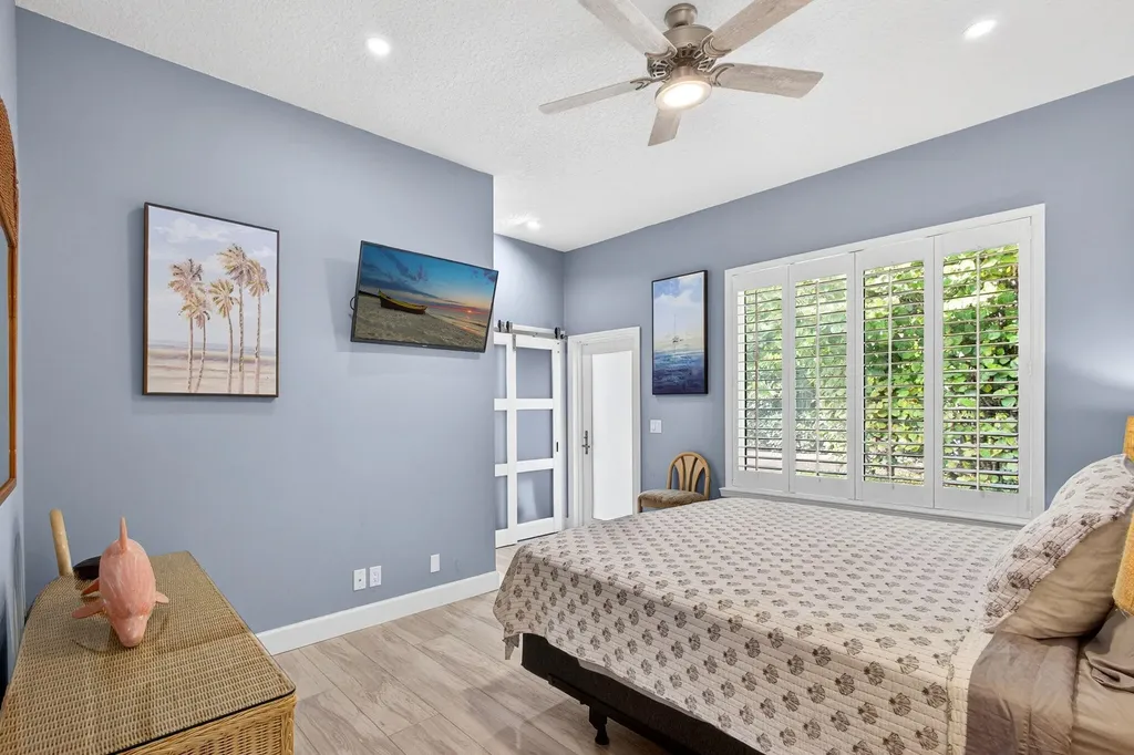 77 N Beach Road Jupiter Island FL 33455