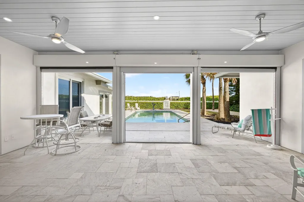 77 N Beach Road Jupiter Island FL 33455