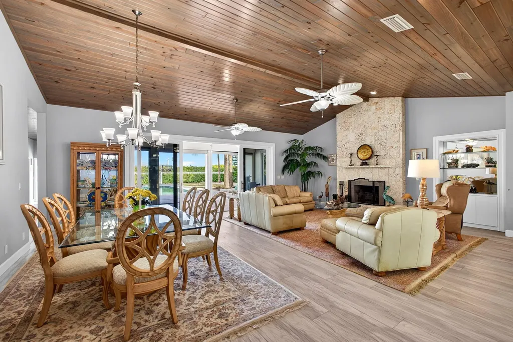 77 N Beach Road Jupiter Island FL 33455