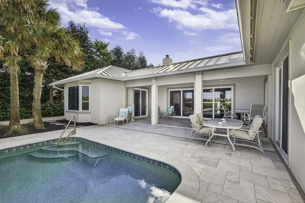 77 N Beach Road Jupiter Island FL 33455