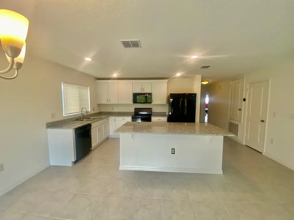 2460 Begonia Street Mascotte FL 34753