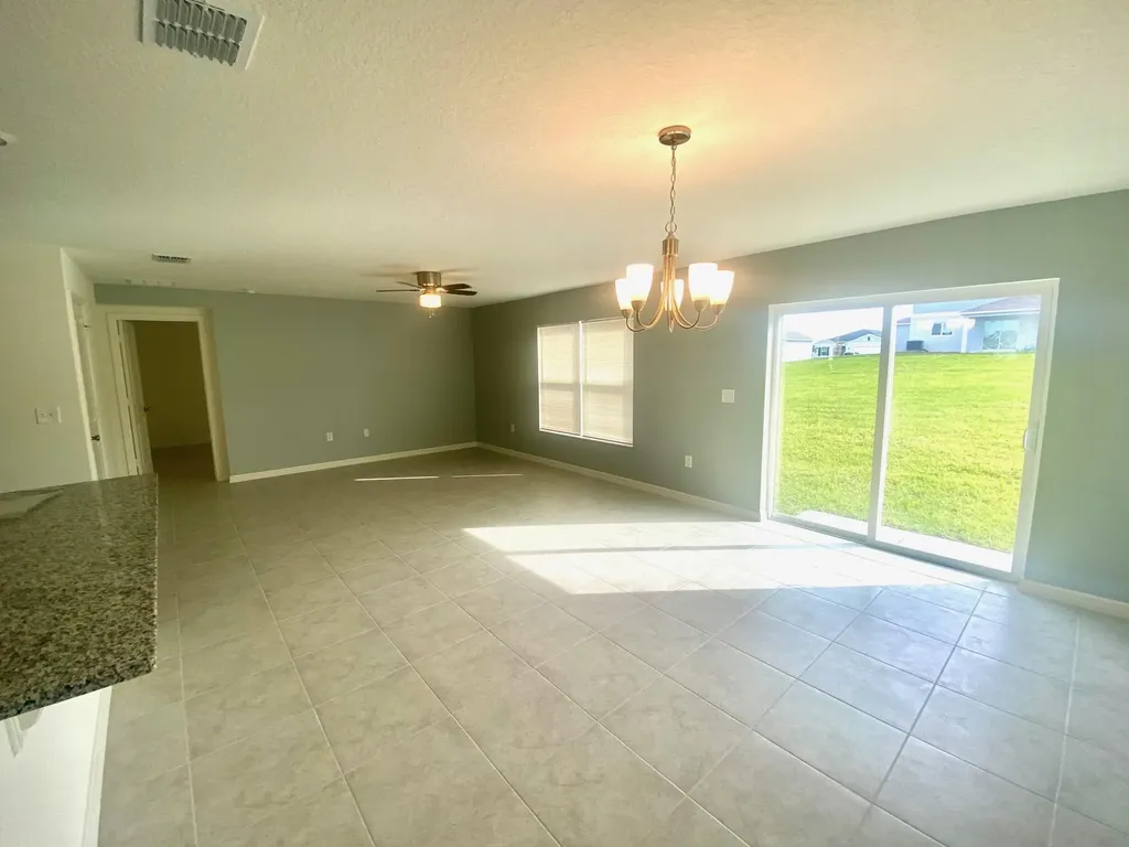 2460 Begonia Street Mascotte FL 34753