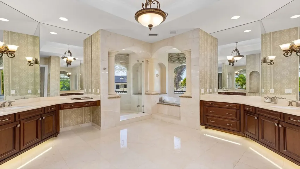 929 Banyan Drive Delray Beach FL 33483