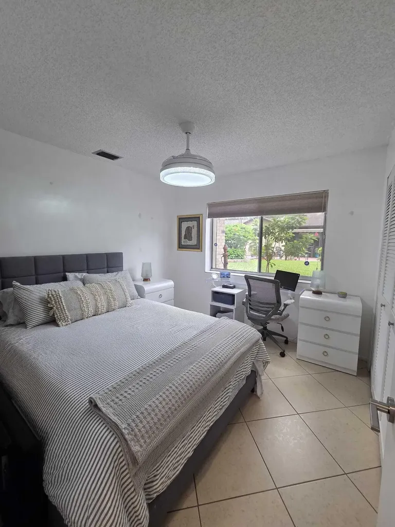 115 Ramblewood Circle Royal Palm Beach FL 33411