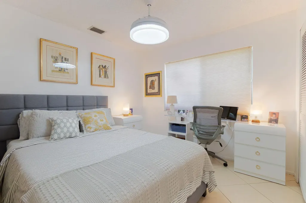 115 Ramblewood Circle Royal Palm Beach FL 33411