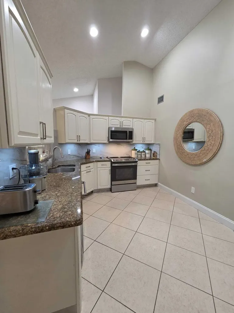 115 Ramblewood Circle Royal Palm Beach FL 33411
