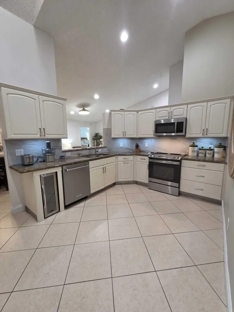 115 Ramblewood Circle Royal Palm Beach FL 33411