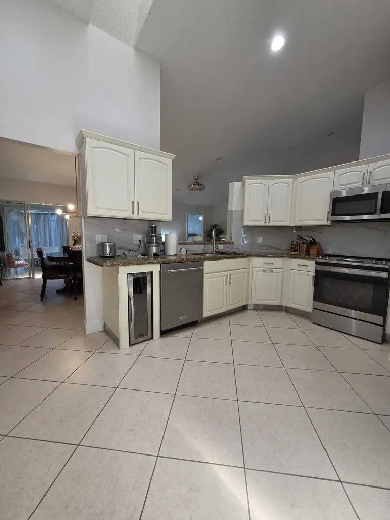 115 Ramblewood Circle Royal Palm Beach FL 33411