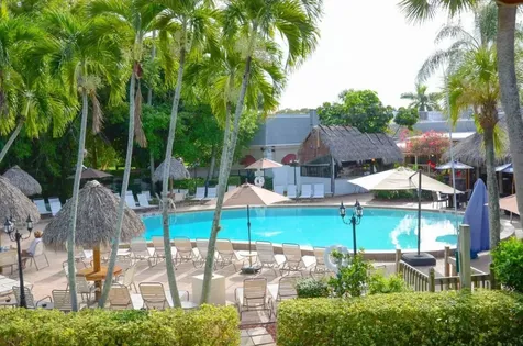 2555 9th Street N Naples FL 34103