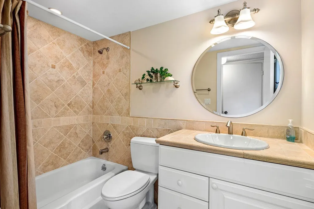 4085 Kittiwake Court Boynton Beach FL 33436
