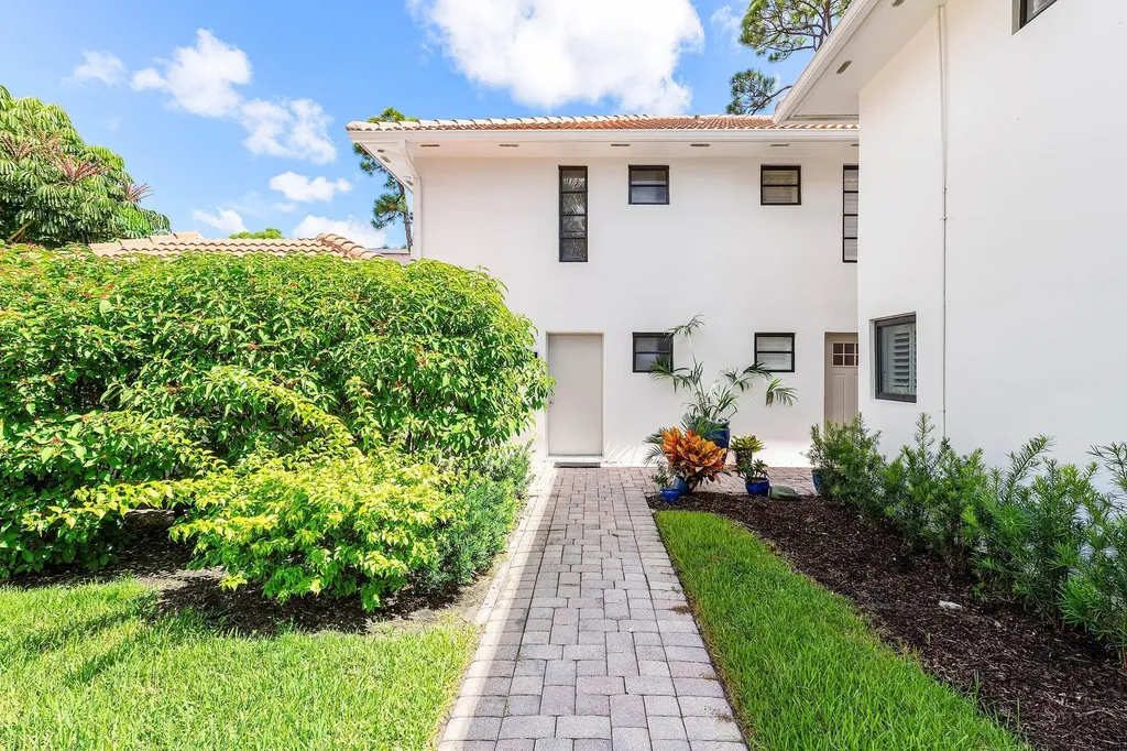 4085 Kittiwake Court Boynton Beach FL 33436