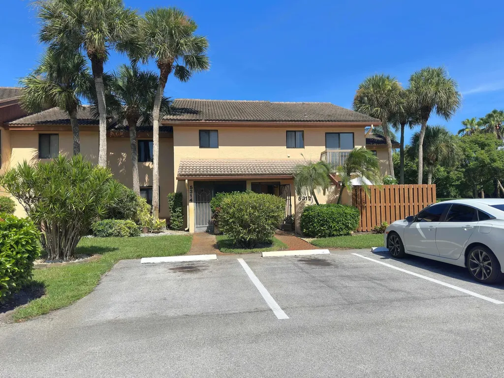 5314 Fountains Drive S Lake Worth FL 33467
