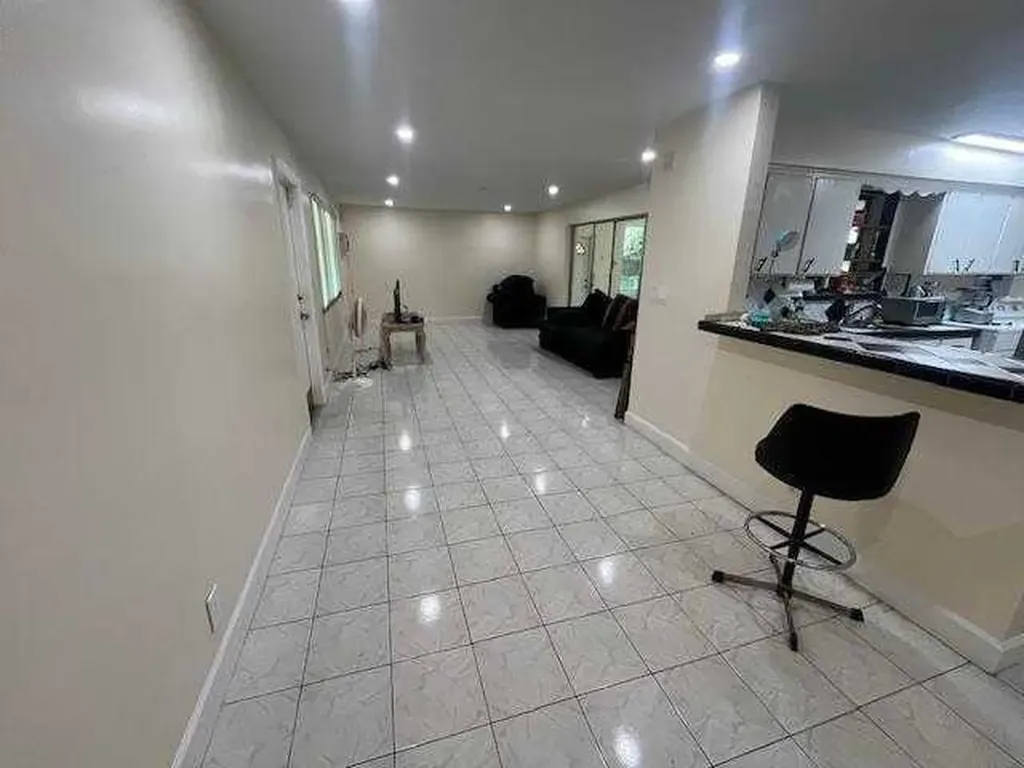 330 Long Island Avenue Fort Lauderdale FL 33312