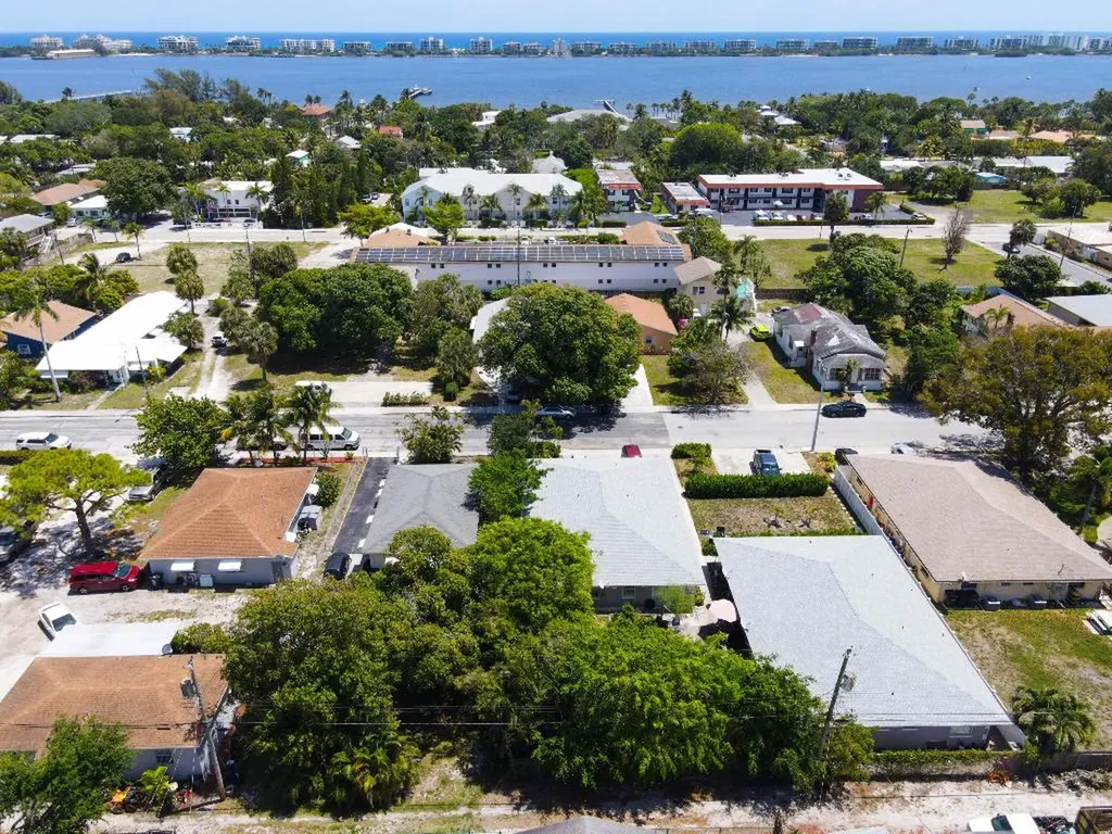 909 S N Street Lake Worth Beach FL 33460