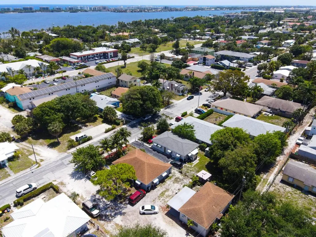 909 S N Street Lake Worth Beach FL 33460