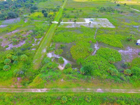 21594 NW 282nd Street Okeechobee FL 34972
