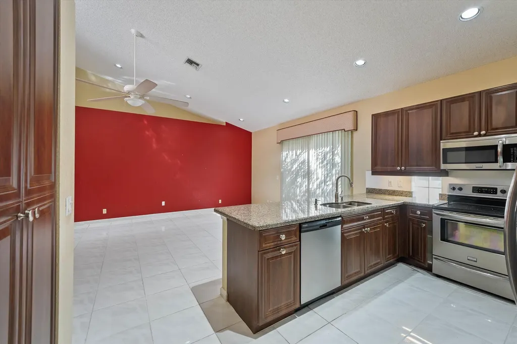 10860 Fairmont Village Drive Lake Worth FL 33449