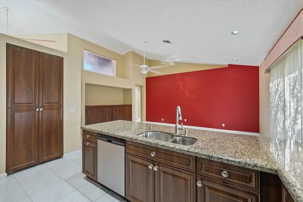 10860 Fairmont Village Drive Lake Worth FL 33449