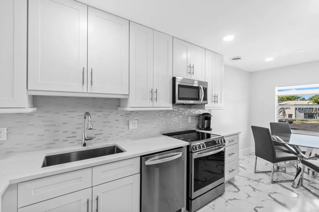 6 Stratford Drive E Boynton Beach FL 33436