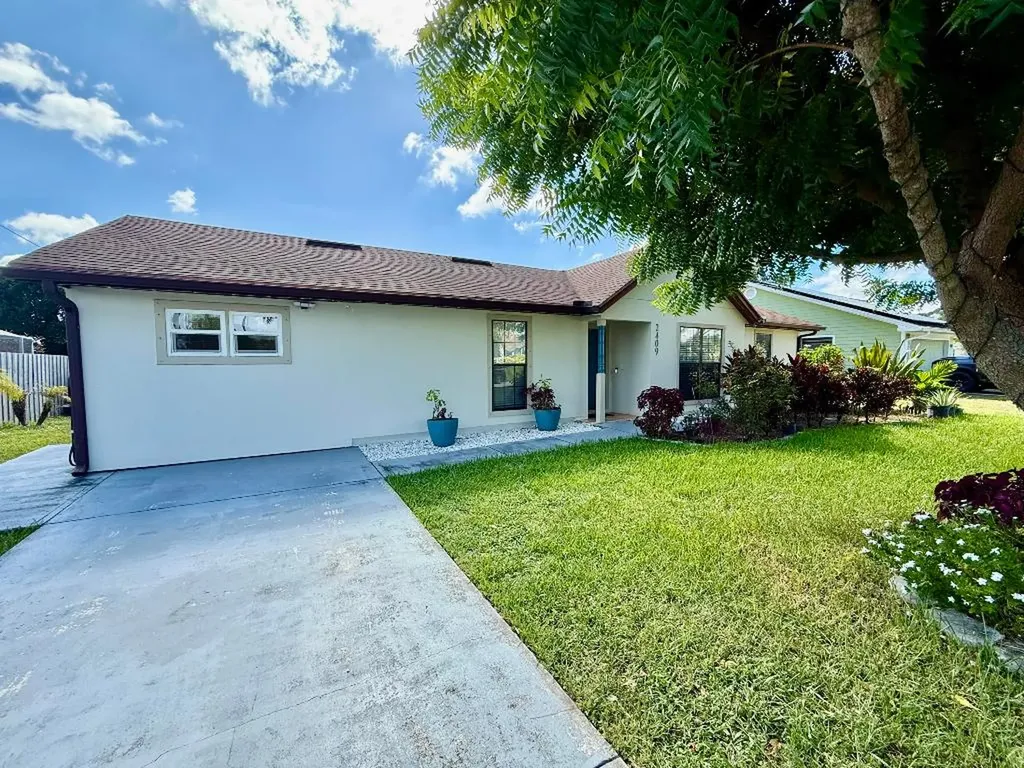 2409 SW Hinchman Street Port St Lucie FL 34984
