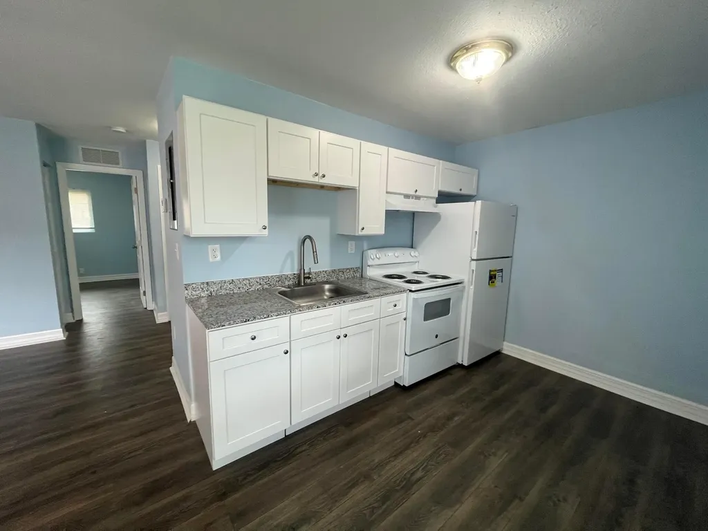 1109 NW 6 Avenue Pompano Beach FL 33060