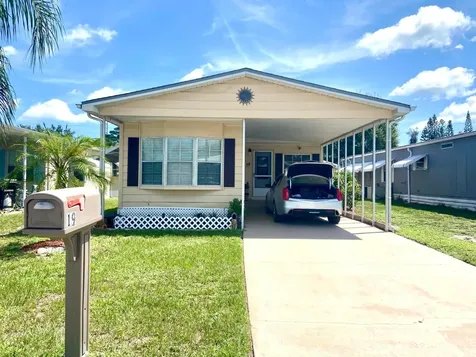 19 Camino Del Rio Port St Lucie FL 34952