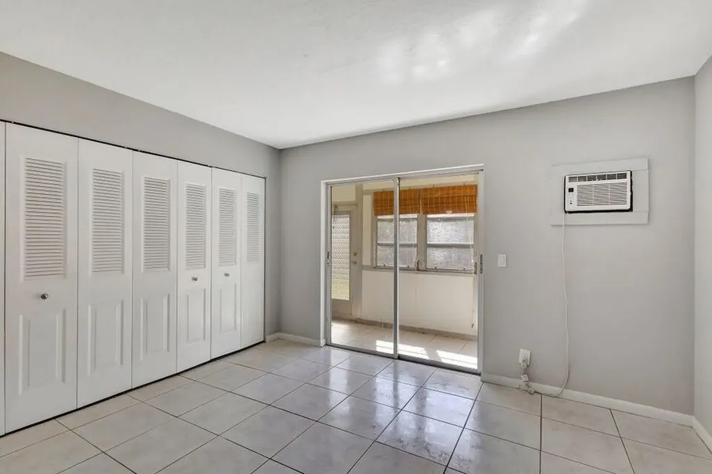 27 Camden B West Palm Beach FL 33417