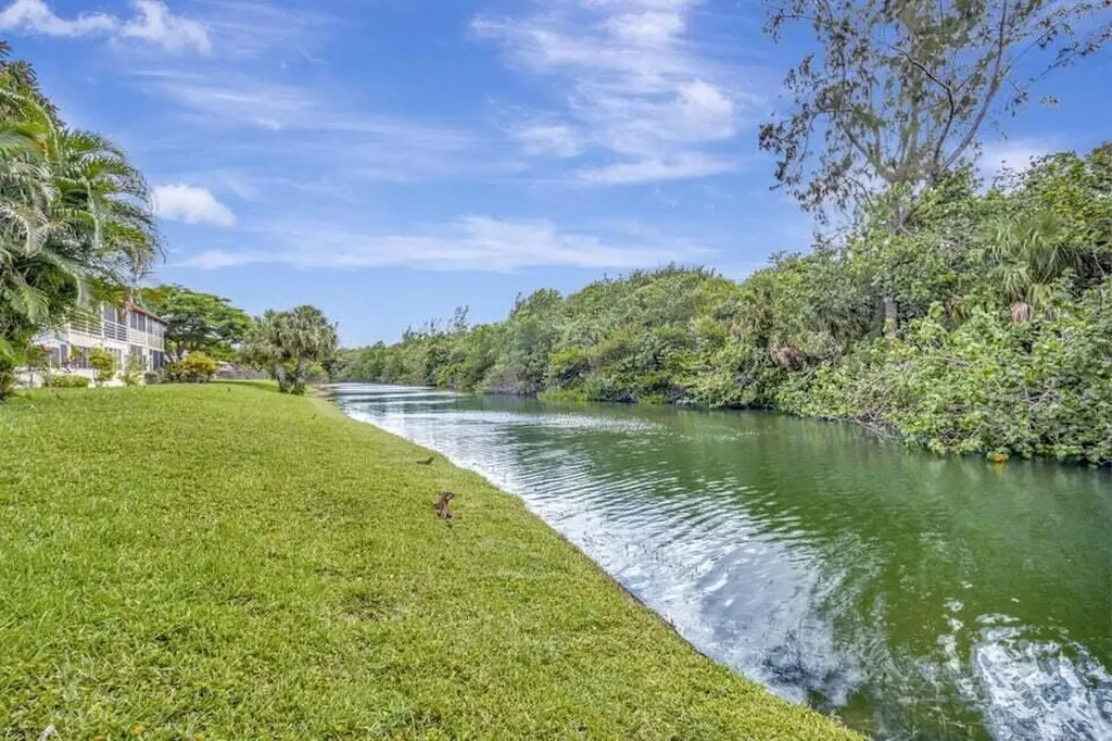 27 Camden B West Palm Beach FL 33417