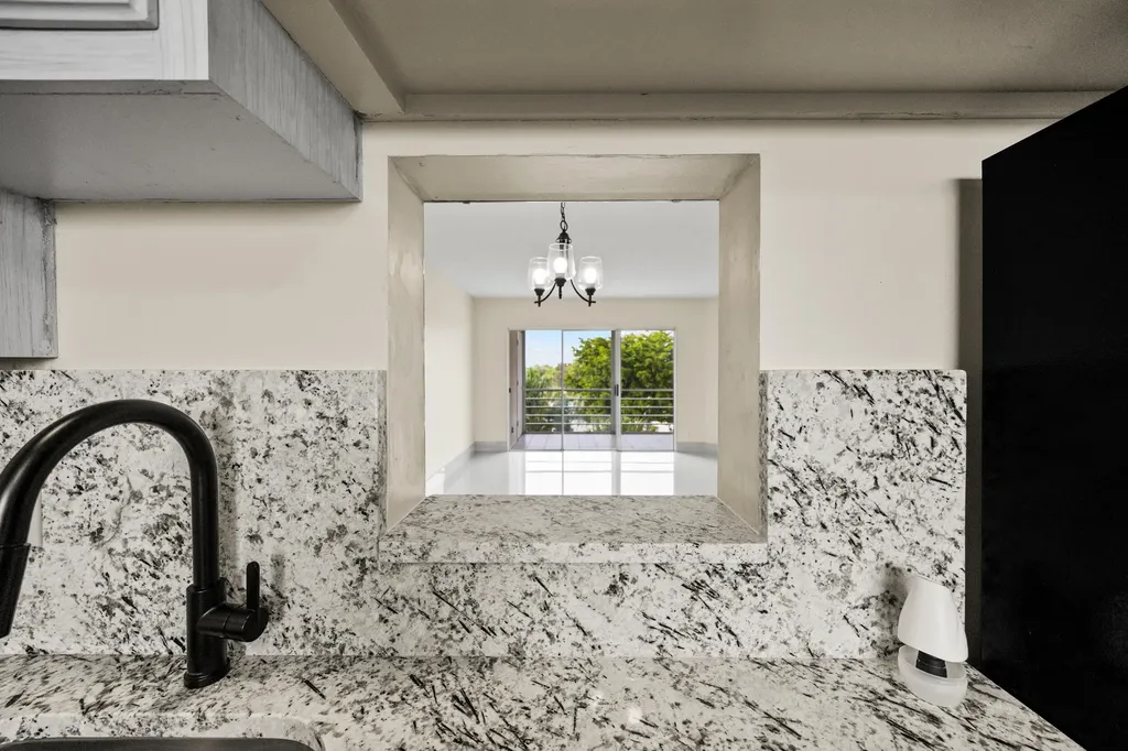 3590 Via Poinciana Lake Worth FL 33467