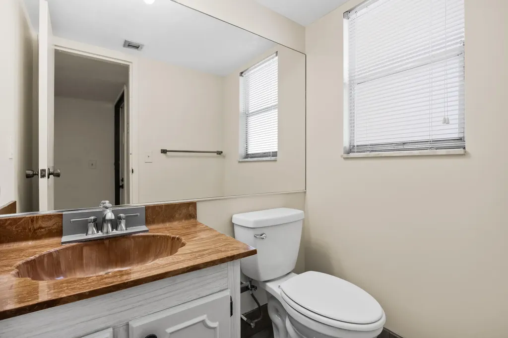 3590 Via Poinciana Lake Worth FL 33467