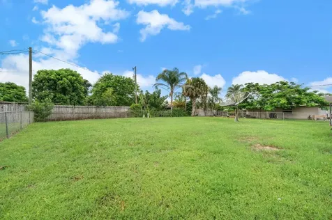 2118 SW Airoso Boulevard Port St Lucie FL 34984
