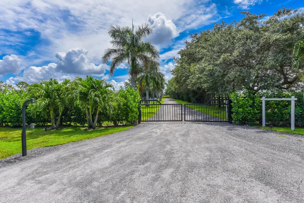 2780 Skipiks Way Wellington FL 33470