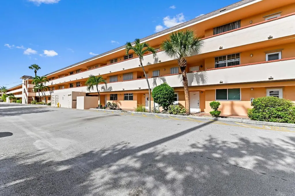 4500 N Federal Highway Lighthouse Point FL 33064