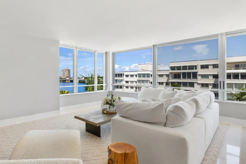 44 Cocoanut Row Palm Beach FL 33480