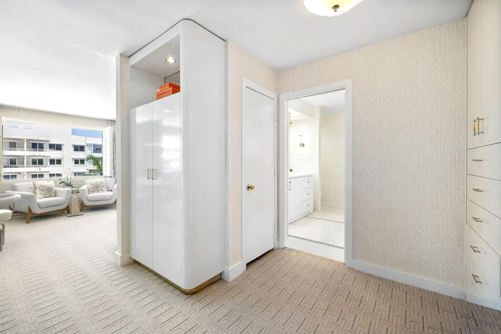44 Cocoanut Row Palm Beach FL 33480