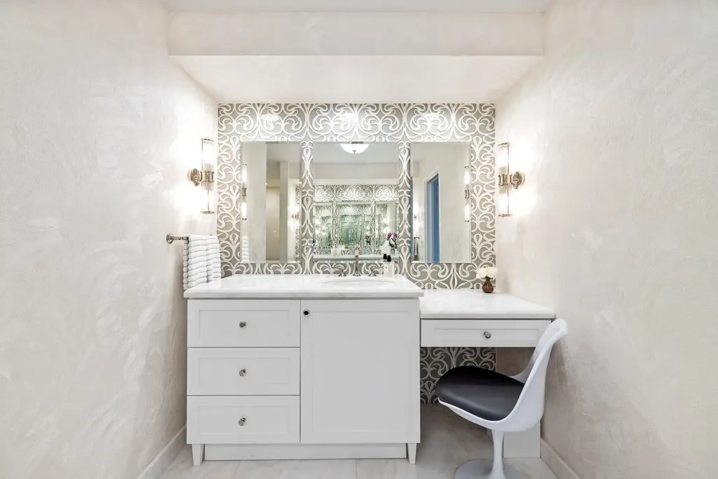 44 Cocoanut Row Palm Beach FL 33480