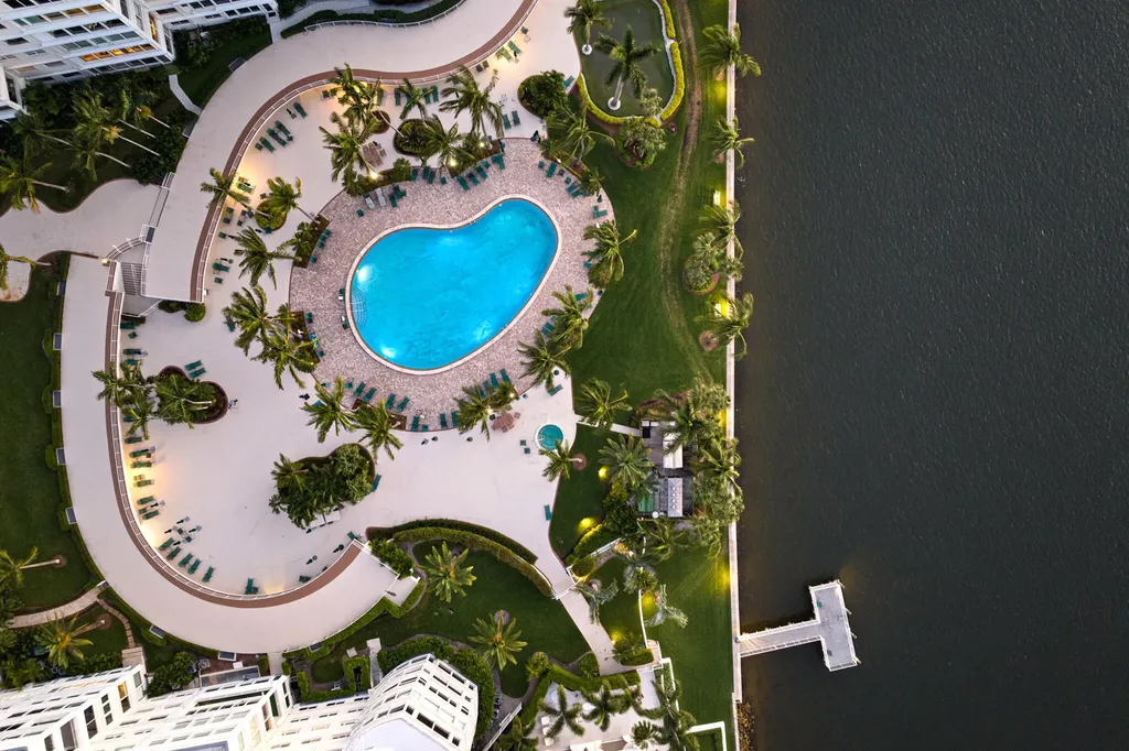 44 Cocoanut Row Palm Beach FL 33480